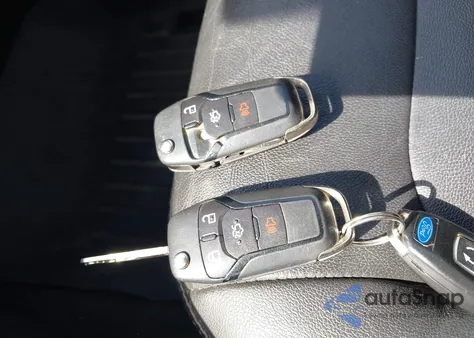 2013 Ford Fusion Hybrid Se z USA, uszkodzony, nr VIN 3FA6P0LU3DR380905